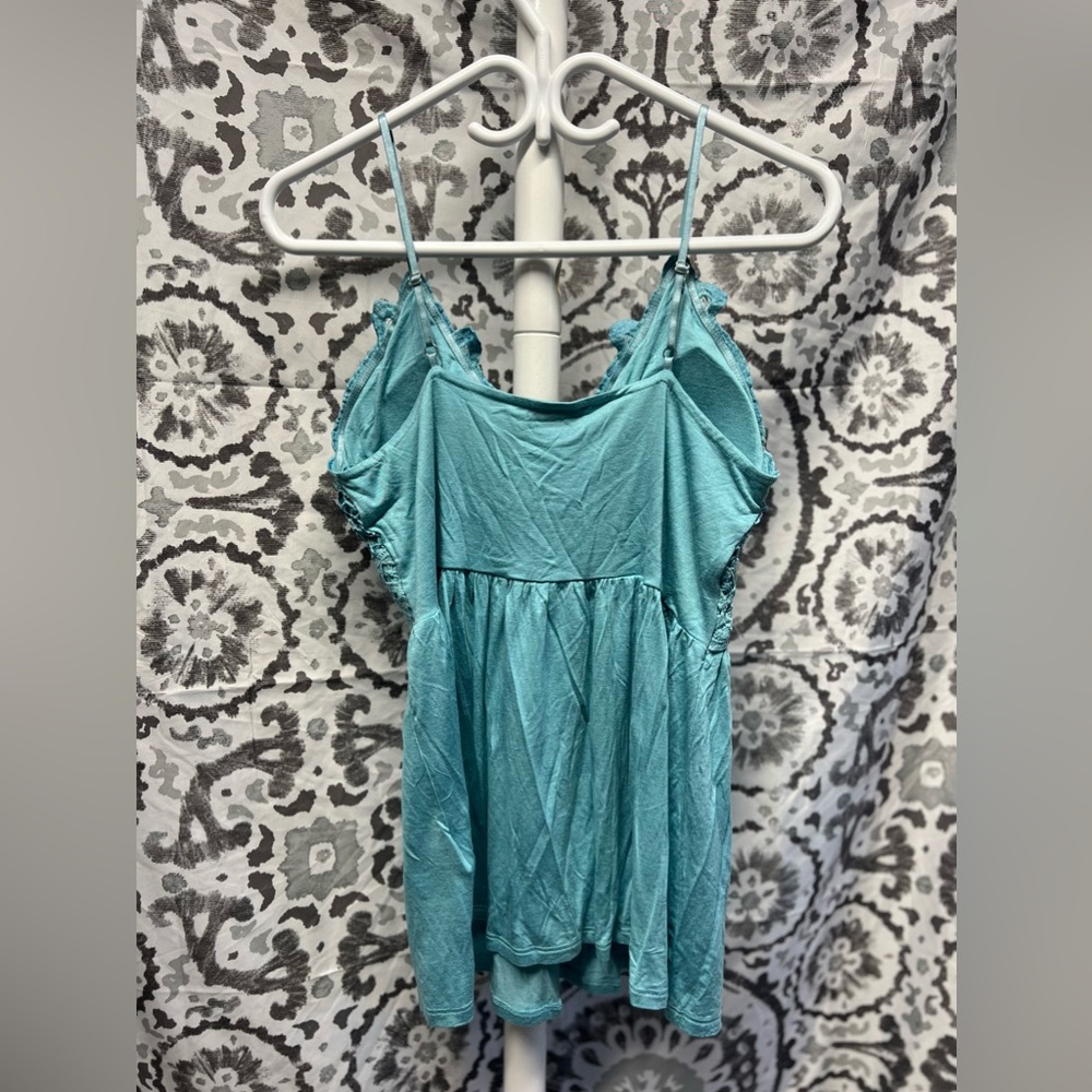 Beautiful Flowy Tank! - Picture 2 of 3